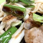 Kouchan - ホルモン焼きうどんです。特製つけ麺で頂きます。