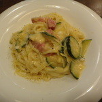PASTAVOLA - ズッキーニのカルボナーラ・レモン風味