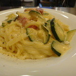 PASTAVOLA - ズッキーニのカルボナーラ・レモン風味