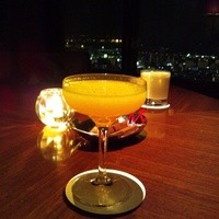 レストラン＆バー Level 36 - バレンシア。奥はラムクリーム。