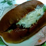 リスドール - ハンバーグパン　220円