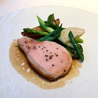 レストラン リューズ - 肉料理
                    妻有ポークのロース肉のロースト