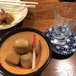 家庭的料理居酒屋 しろとくろ - 芋の煮転がし