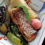 花 いろ - 松花堂弁当(2000円)の一部