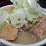 もつ焼 まるい - 2012.5 牛にこみ（380円）