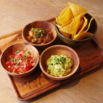 Mexican dip with tortilla chips