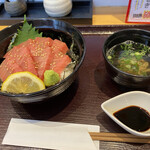 九州まぐろ - 中トロ丼