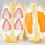 パン食菜館 トレトゥール - 【2020.05】フルーツサンド(各480円＋税)