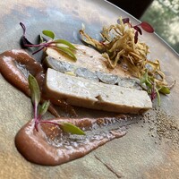 前菜　フォアグラとゴボウのテリーヌ