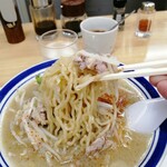 味の三平 - 麺も少しずつ変って来たかな？