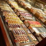 スティックスイーツファクトリー - 店内(いろんな種類がある)