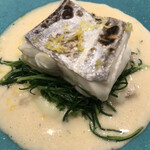 ahill - ランチＢ５５００円。太刀魚の蒸し焼き 貝のクリームソース。クリームソース、マッシュポテト、オカヒジキが敷かれています。ふっくらと香ばしい太刀魚とマッチして、とても美味しかったです（╹◡╹）