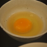 辛口肉ソバ ひるドラ - ②生卵