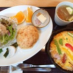 自然食 じねん - 水曜日のオムレツランチセット1300円
            デザートとドリンク付き