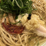 饗 くろ喜 - 鶏ムネ、粒コショウ、ドライトマト、糸島メンマ