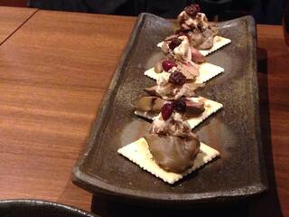 ヒヨク之トリ - レバーの燻製とクリームチーズのカナッペ