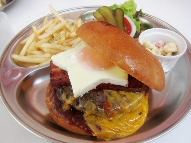 新品！ ハンバーガー ザ・シンプソンズのハンバーガーにインスパイアされた