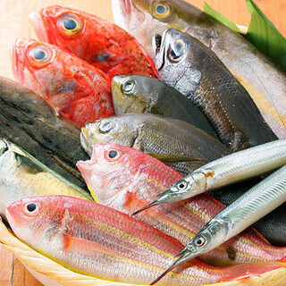 Fish dining incorporating seasonal ingredients
