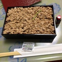 焼鳥 おみ乃 - そぼろ弁当