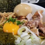 塩そば専門店 桑ばら - アワビの肝と卵黄の冷製和えそば