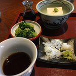 Edo Soba Nichigetsuan - 出汁と薬味