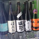 日本酒バー 六福 - 日本酒冷蔵庫2