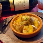 鶏肉とポテトのアヒージョ