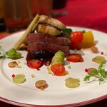 フォアグラと牛フィレ肉のロッシーニ風～トリュフソース～