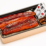滨松名产“鳗鱼盒饭”