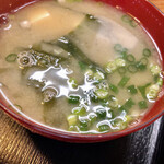 吉ひろ - 熱々の味噌汁！美味しいですよ！