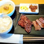 akasakatango - 厚切り牛タンとハラミ盛り合わせ定食 1600円