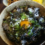 地鶏炭火焼 とりの籠 - 焼き鶏丼アップ