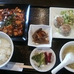 中国ダイニング 冨士屋 - 四川麻婆豆腐のランチセット。