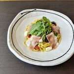 37 PASTA - 糸島雷山生ハムとモッツァレラのスパゲッティ　バジル風味