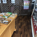 田中屋菓子店 - 店内