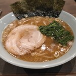 らーめん 頑張家 - らーめん 中