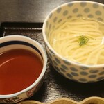 Utaandon - 【釜揚げうどん②】
                        モッチモチの茹でたて麺と香りのいいお出汁。
                        身体が温まります。