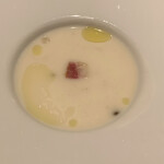 シェヌー - 「季節のスープ」は「新玉ねぎのスープ」になります…。