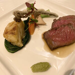 シェヌー - 次女は一番さっぱりとした「仙台牛ランプ肉のグリエ・ワサビ風味」にしていました（笑）