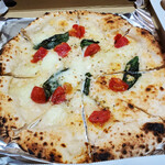 Pizzeria&Osteria AGRUME - マルゲリータ・ビアンカ ＤＯＣ