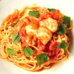 37 PASTA - モッツァレラと完熟トマトのスパゲッティ　大葉添え