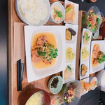 ワイズ カフェ - 