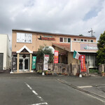 トスカーナ - 外観
(お店の建物の左側の入り口は
　　　　　　　　　地酒専門店)