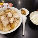 喜多方ラーメン 坂内 - 全体図。