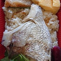 魚菜由良 鼎 - 鯛めし弁当