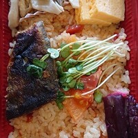 魚菜由良 鼎 - とまとの土鍋ご飯弁当