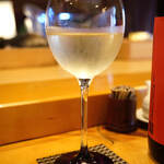 三笠鮨 - 玻瓈杯（がらすおうつは）に"黑牛（くろうし）"