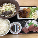 もとや食堂 - 本日の日替り定食② 470円税込
            （マグロ造り、チキンカツ、うどん）