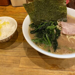 ラーメン 洞くつ家 - 