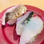 スシロー - 天然魚3貫盛り　ヒラメ/塩〆いわし/かますの炙り　税別150円　どれも美味しかったですが、塩〆いわしとかますの炙りは定番にして欲しいです。